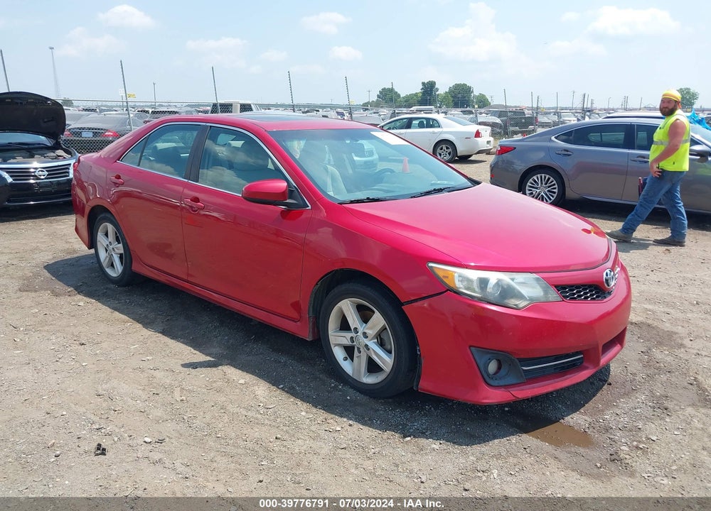 2014 TOYOTA CAMRY SE VIN: 4T1BF1FK6EU813991