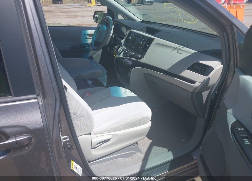 2011 TOYOTA SIENNA LE V6 VIN: 5TDKK3DC4BS088009