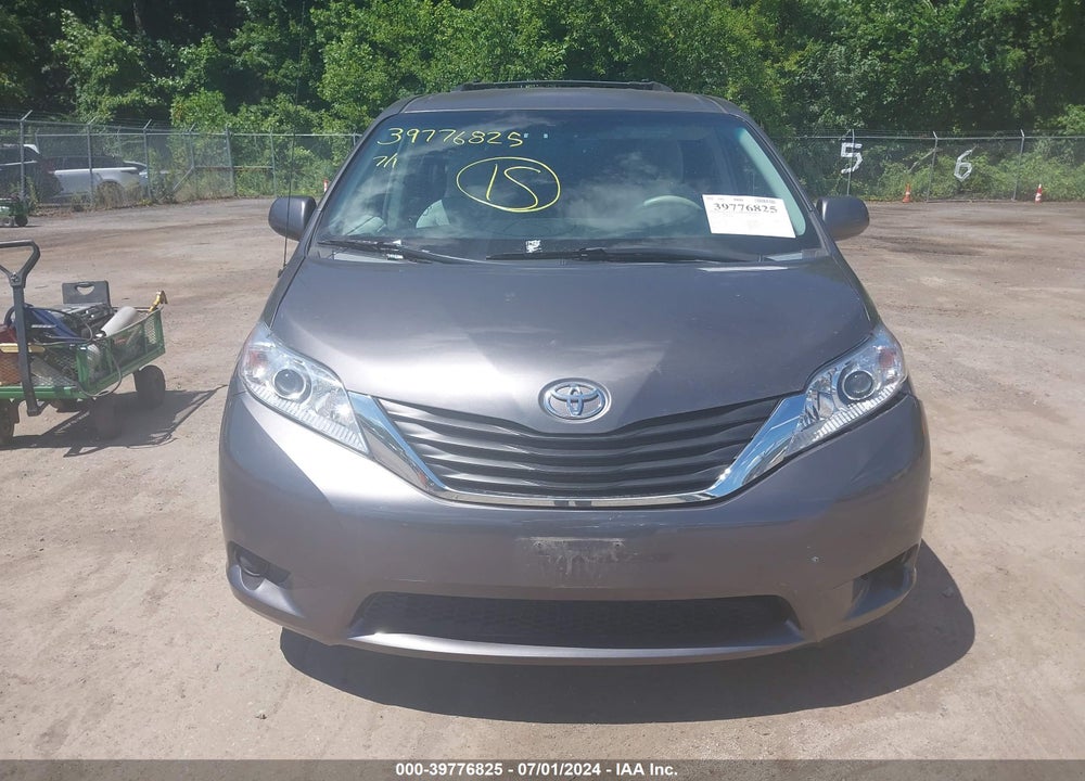 2011 TOYOTA SIENNA LE V6 VIN: 5TDKK3DC4BS088009