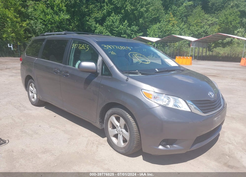 2011 TOYOTA SIENNA LE V6 VIN: 5TDKK3DC4BS088009