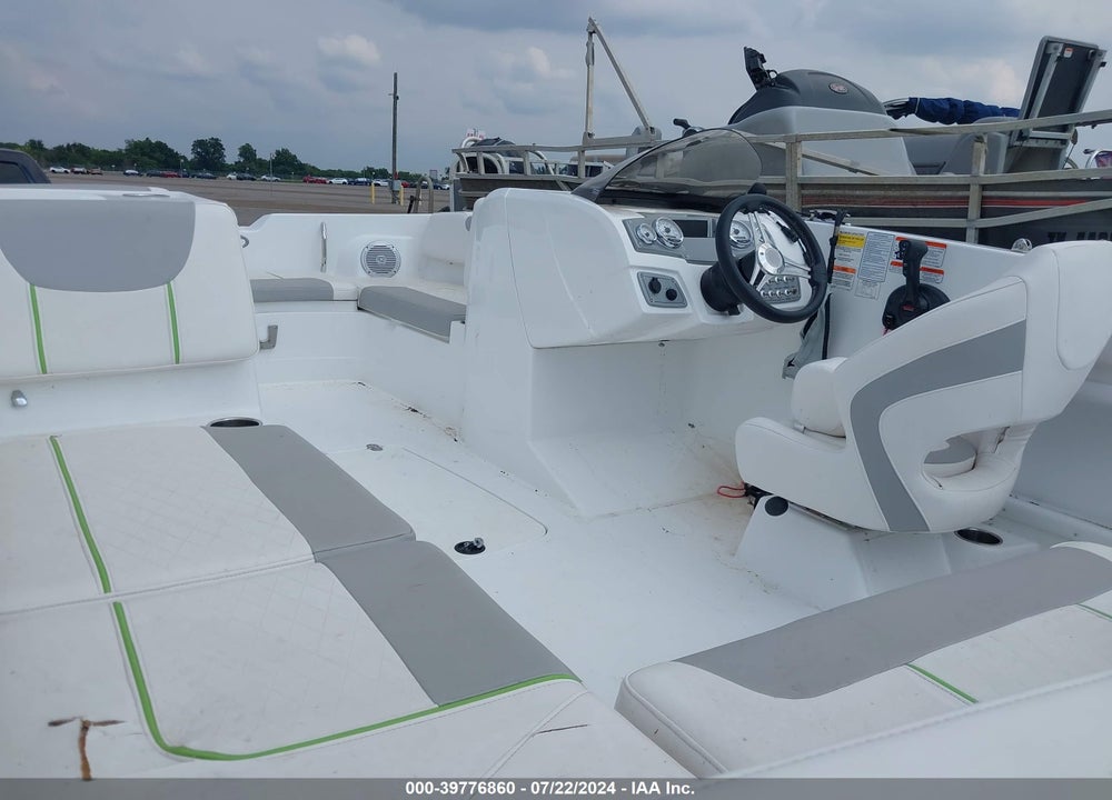 2021 TAHOE BOAT VIN: BUJ30562B121