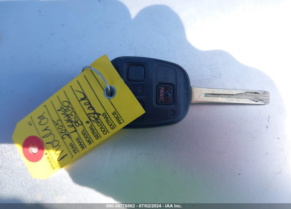 2005 LEXUS ES 330 VIN: JTHBA30G055072510