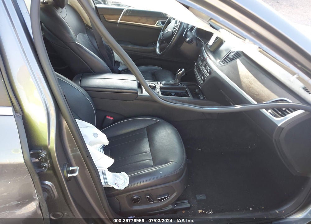 2015 HYUNDAI GENESIS 3.8 VIN: KMHGN4JE4FU073340