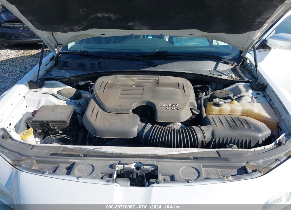 2015 CHRYSLER 300 LIMITED VIN: 2C3CCAAG7FH930864