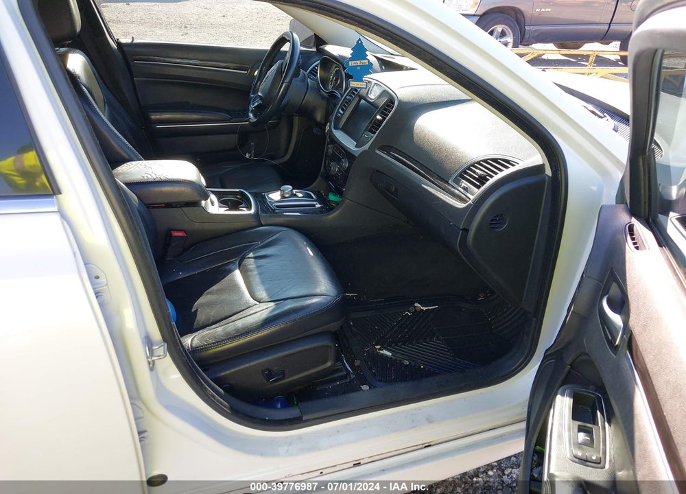 2015 CHRYSLER 300 LIMITED VIN: 2C3CCAAG7FH930864