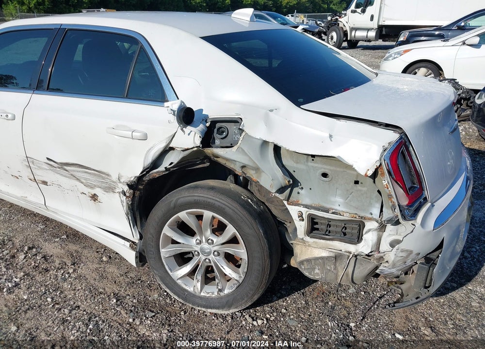 2015 CHRYSLER 300 LIMITED VIN: 2C3CCAAG7FH930864