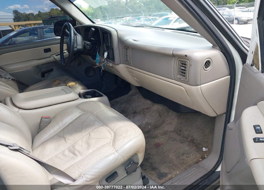 2000 CHEVROLET TAHOE ALL NEW LS VIN: 1GNEK13TXYJ202031