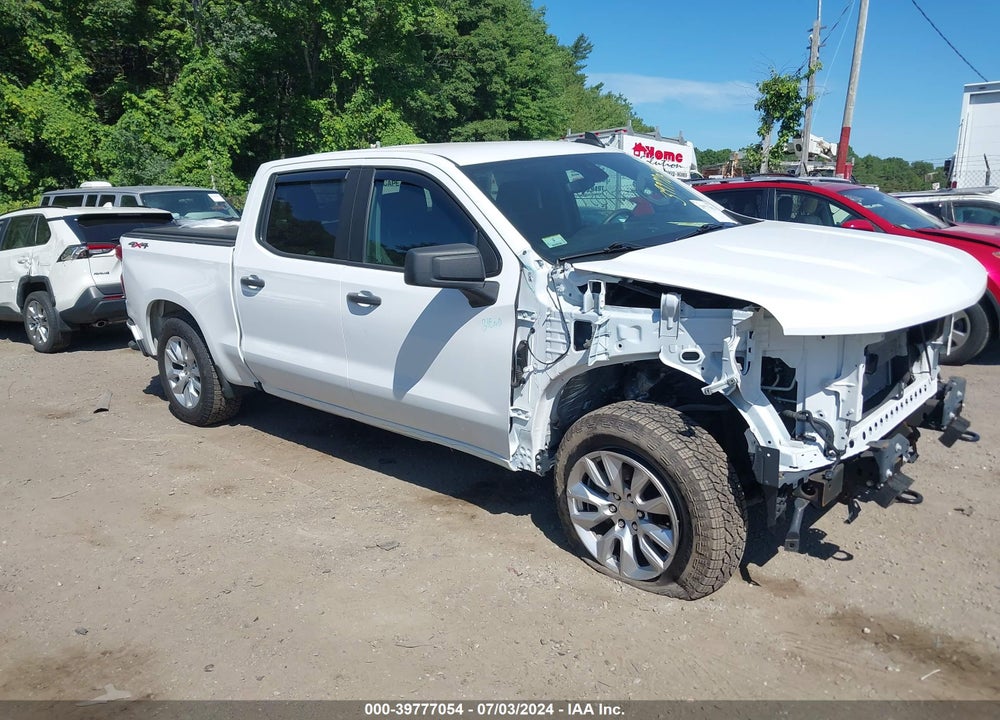 2021 CHEVROLET SILVERADO 1500 4WD  SHORT BED CUSTOM/4WD  STANDARD BED CUSTOM VIN: 1GCUYBEF5MZ425069