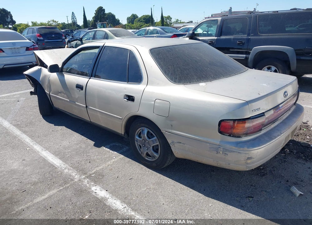 1992 TOYOTA CAMRY LE VIN: JT2SK12E5N0086844