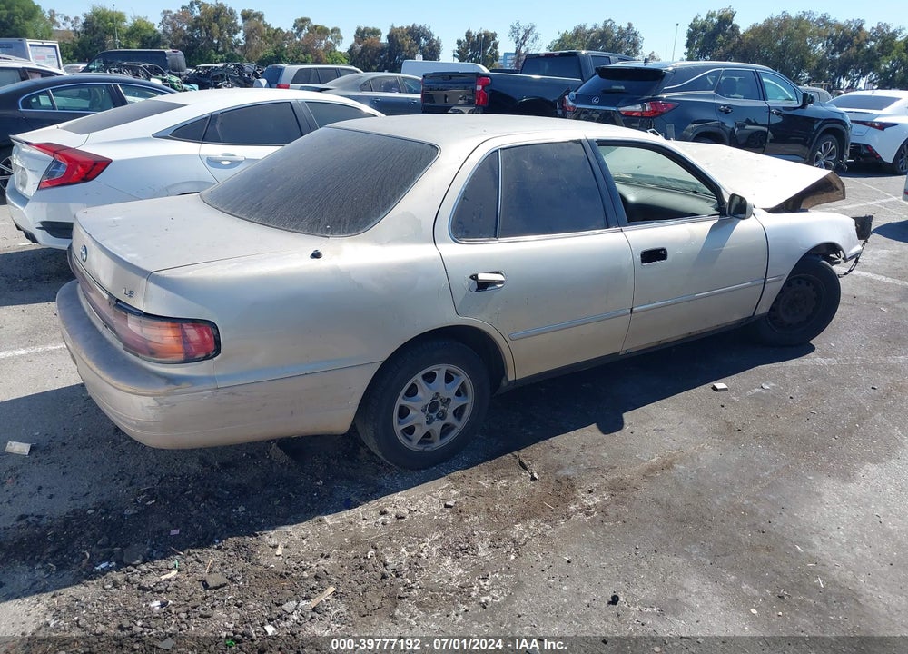 1992 TOYOTA CAMRY LE VIN: JT2SK12E5N0086844