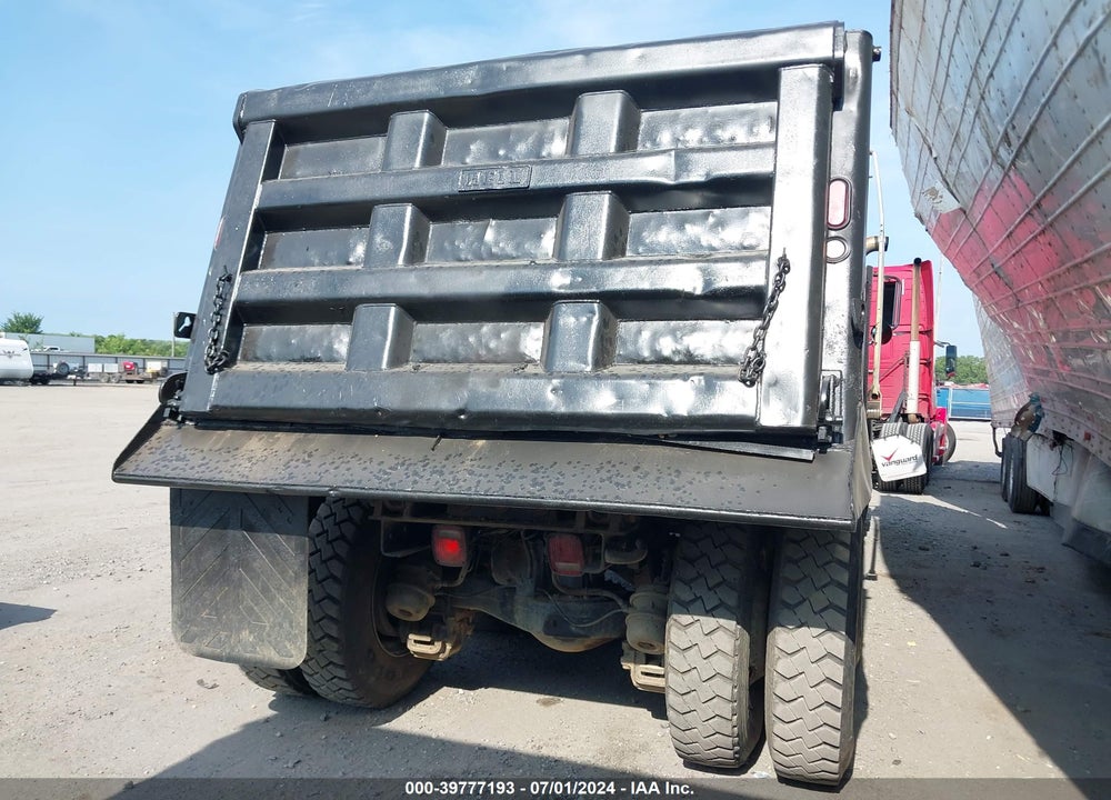 2007 MACK 700 CV700 VIN: 1M2AG11C57M055735