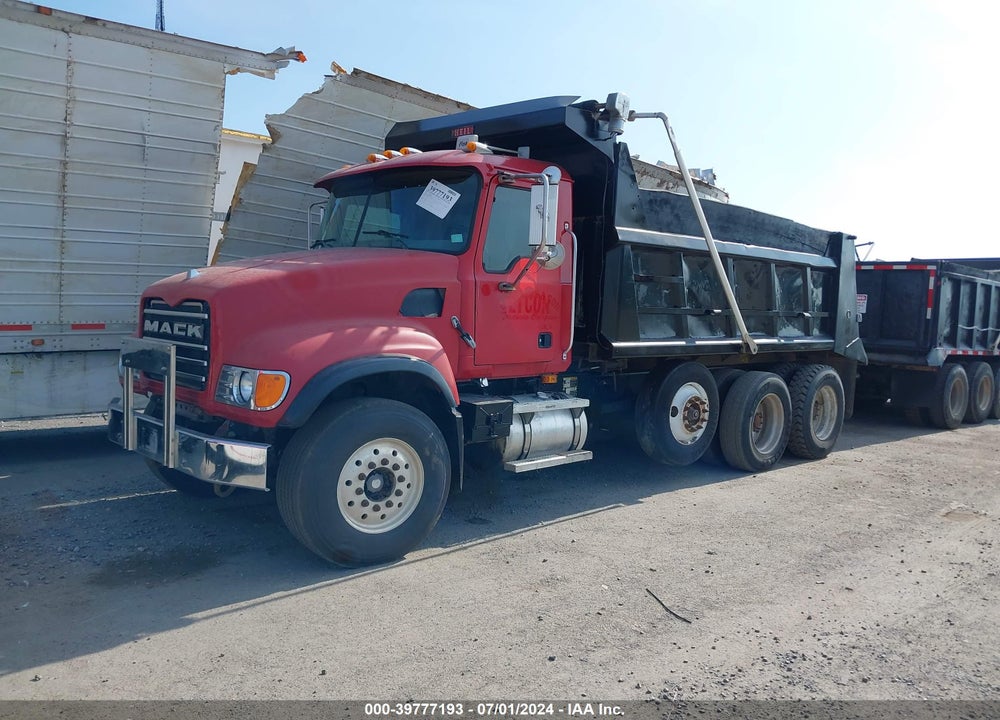 2007 MACK 700 CV700 VIN: 1M2AG11C57M055735