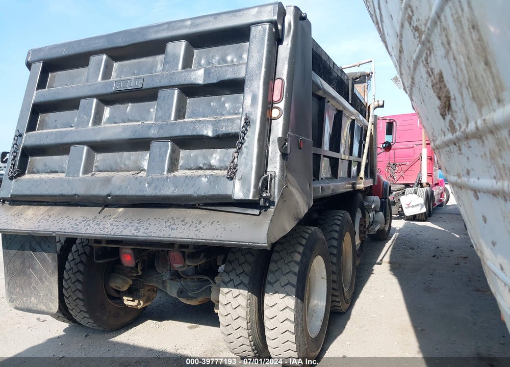 2007 MACK 700 CV700 VIN: 1M2AG11C57M055735