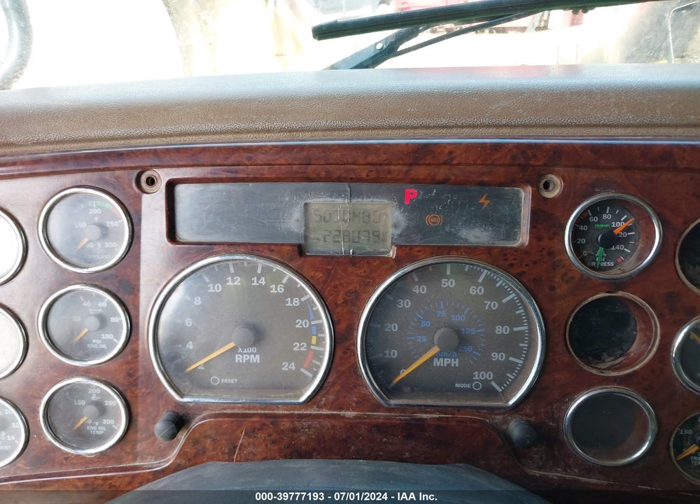 2007 MACK 700 CV700 VIN: 1M2AG11C57M055735