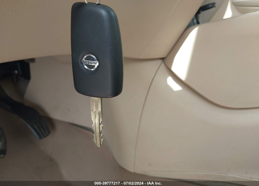 2015 NISSAN ROGUE S VIN: 5N1AT2MV0FC837105