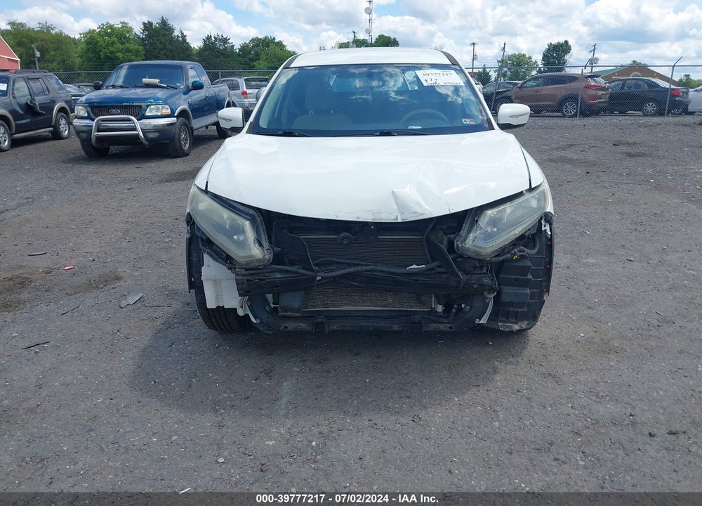 2015 NISSAN ROGUE S VIN: 5N1AT2MV0FC837105