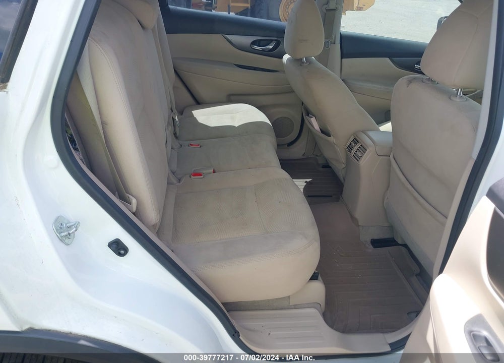 2015 NISSAN ROGUE S VIN: 5N1AT2MV0FC837105