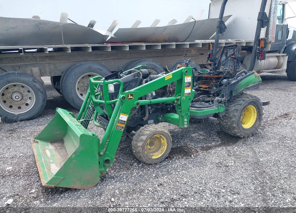 2014 JOHN DEERE JD 1025 VIN: 1LV1025RCDH210348