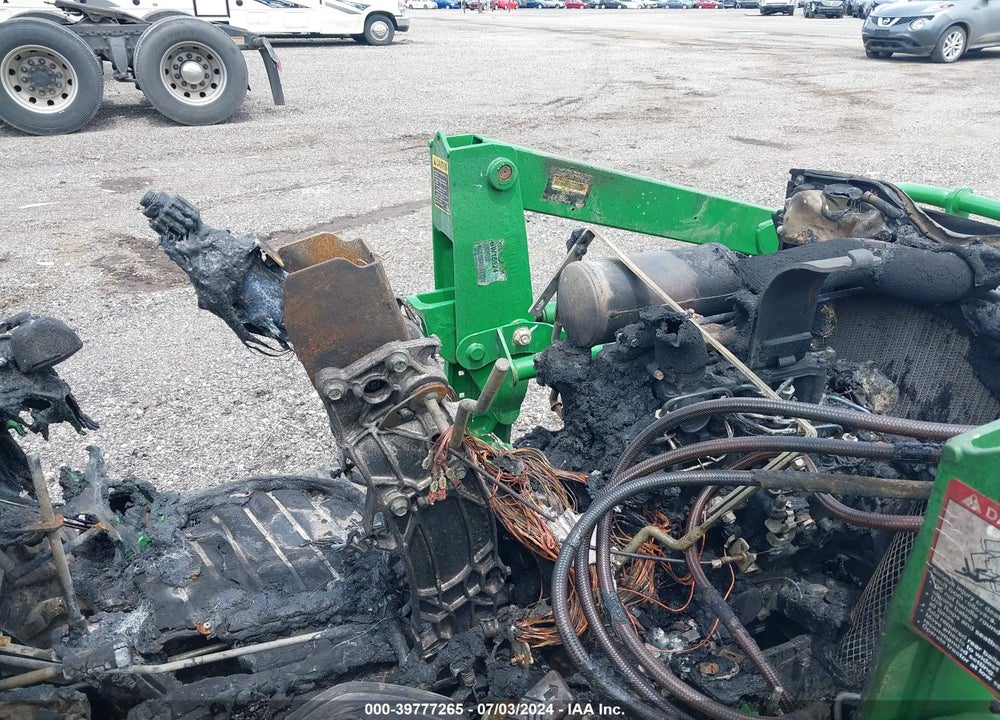 2014 JOHN DEERE JD 1025 VIN: 1LV1025RCDH210348