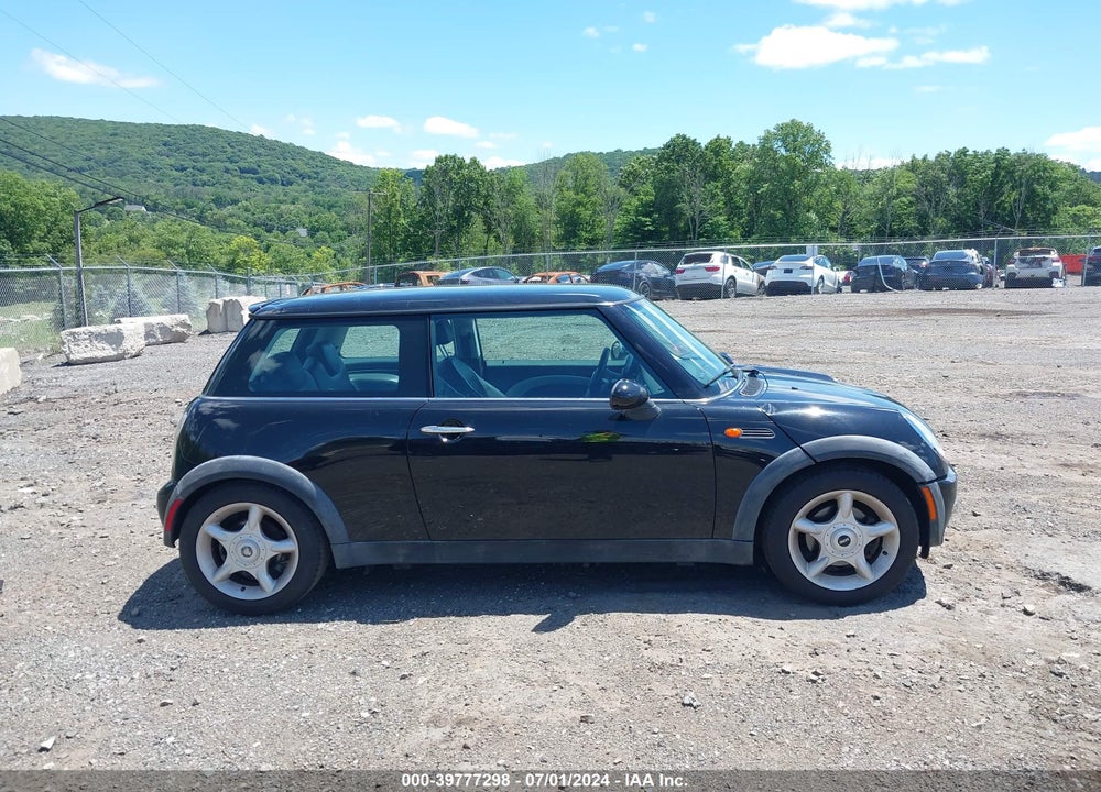 2002 MINI COOPER VIN: WMWRC33472TC36659