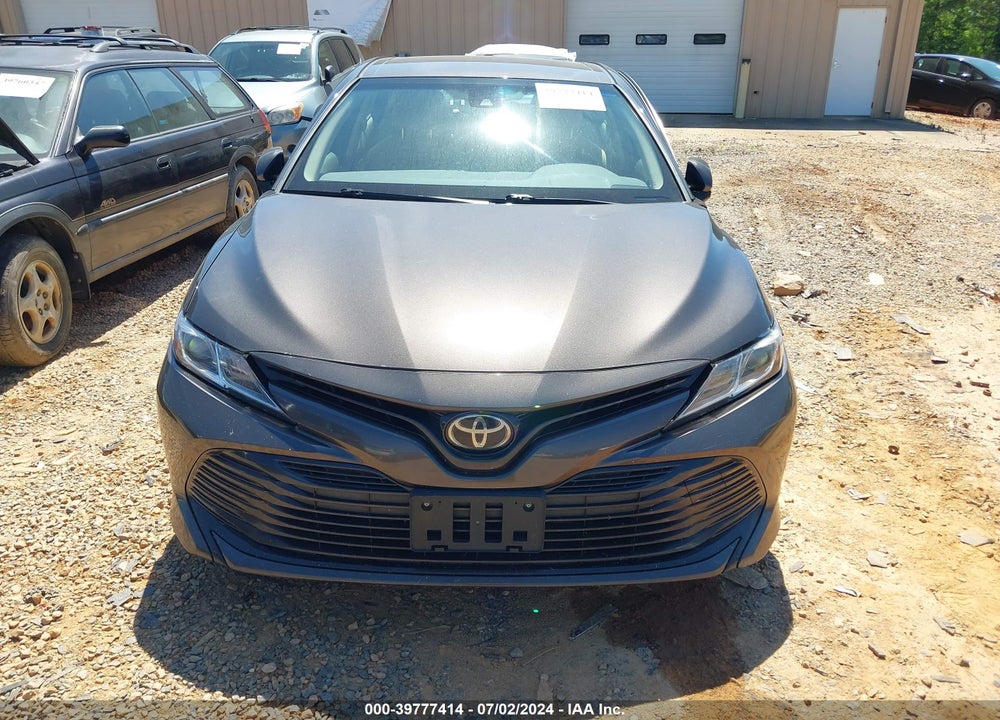 2018 TOYOTA CAMRY LE VIN: JTNB11HK2J3043641