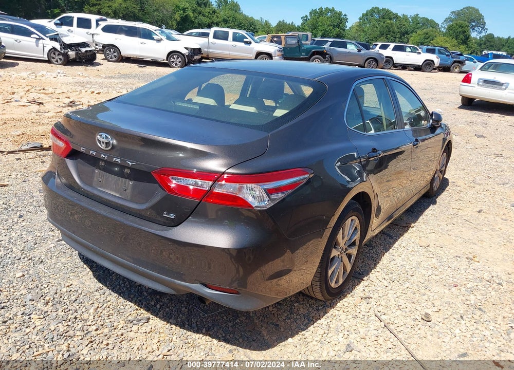 2018 TOYOTA CAMRY LE VIN: JTNB11HK2J3043641