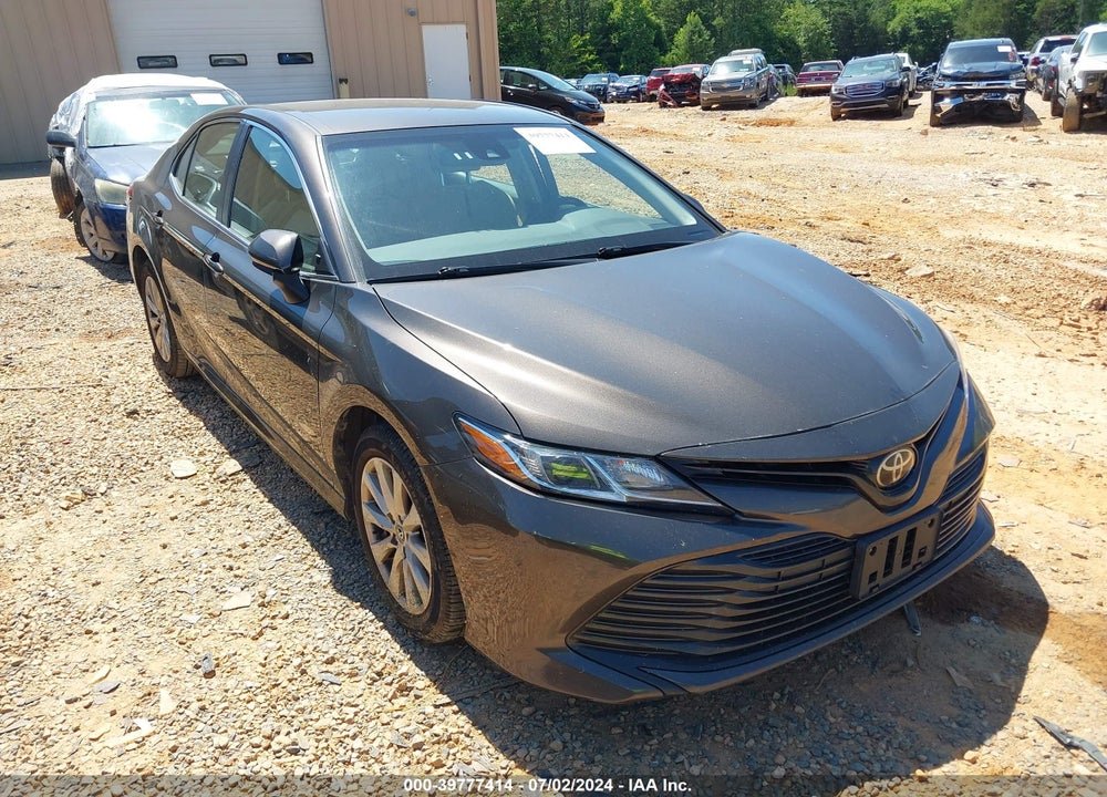 2018 TOYOTA CAMRY LE VIN: JTNB11HK2J3043641