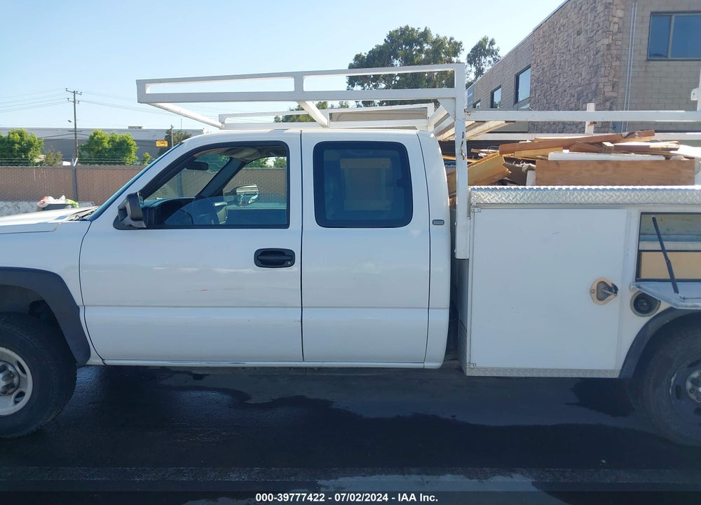 2004 CHEVROLET SILVERADO 2500HD WORK TRUCK VIN: 1GBHC29U74E178268