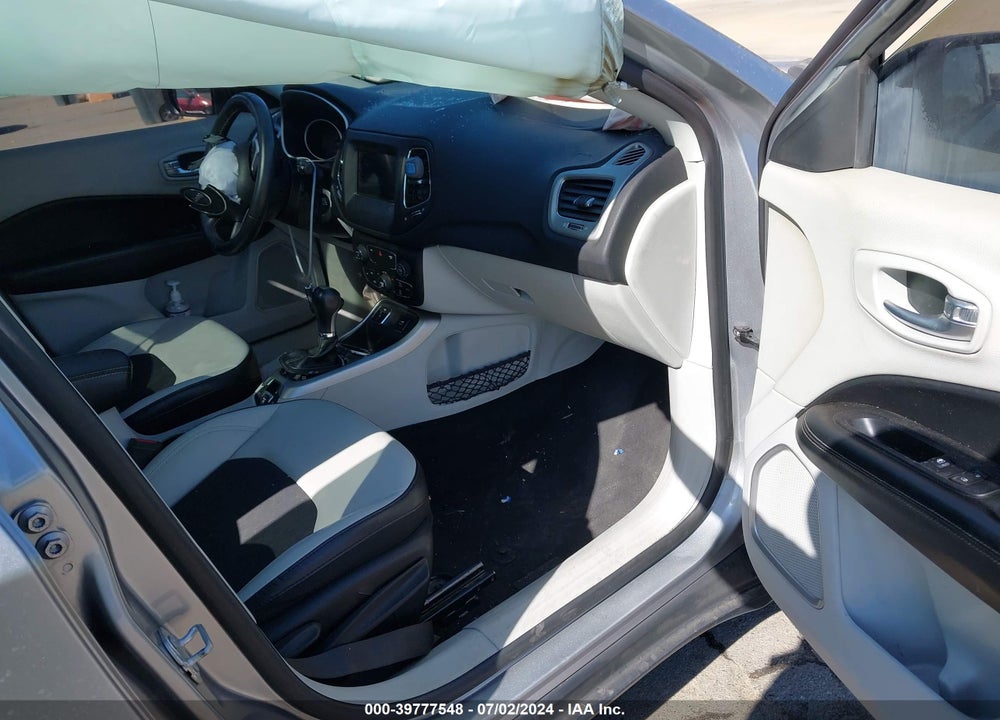2018 JEEP COMPASS SUN AND WHEEL FWD VIN: 3C4NJCBBXJT500335