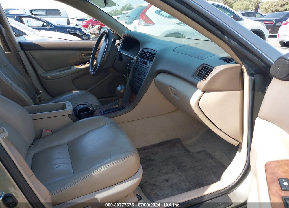 1999 LEXUS ES 300 VIN: JT8BF28G2X0190011