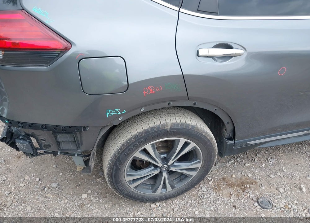 2017 NISSAN ROGUE SL VIN: JN8AT2MV8HW285184