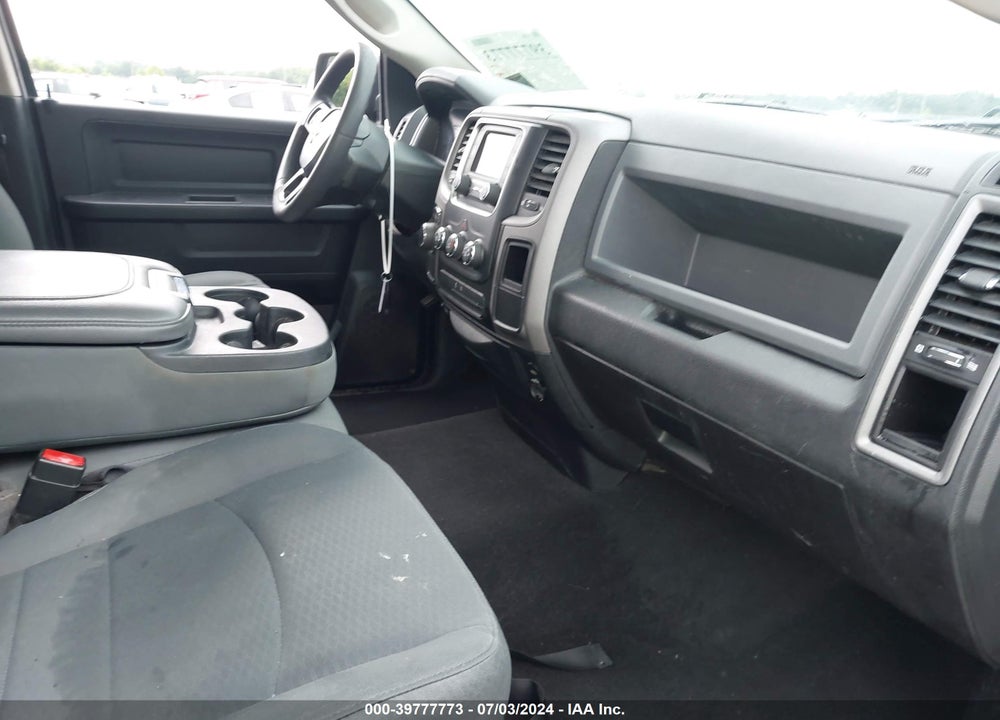 2018 RAM 1500 EXPRESS QUAD CAB 4X2 6'4 BOX VIN: 1C6RR6FTXJS183244