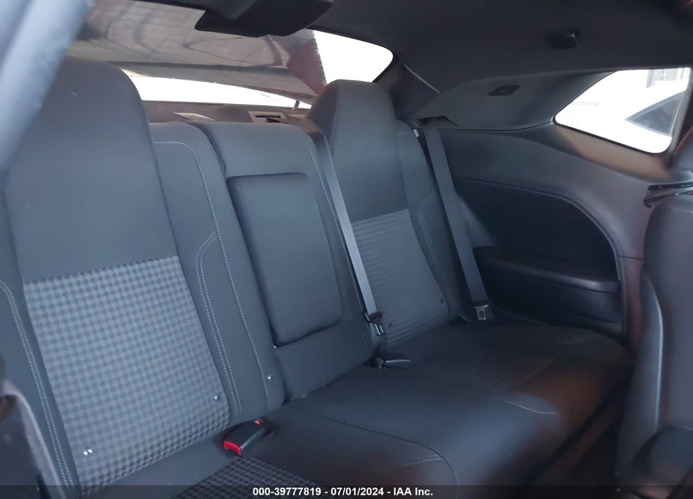 2018 DODGE CHALLENGER SXT VIN: 2C3CDZAG7JH302789