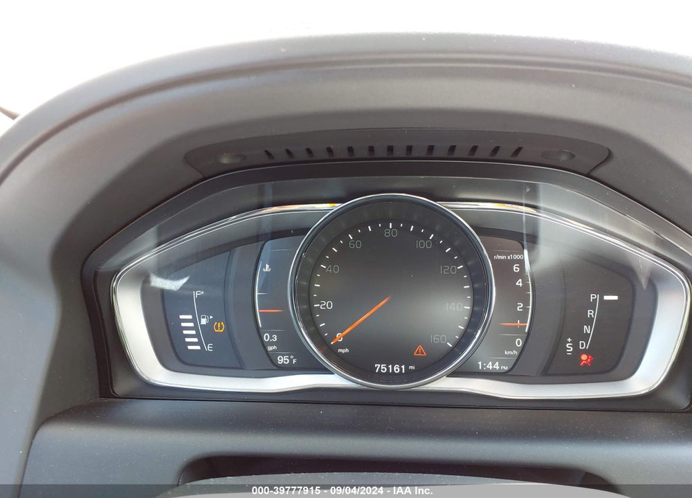 2017 VOLVO XC60 T6 INSCRIPTION VIN: YV449MRUXH2061292