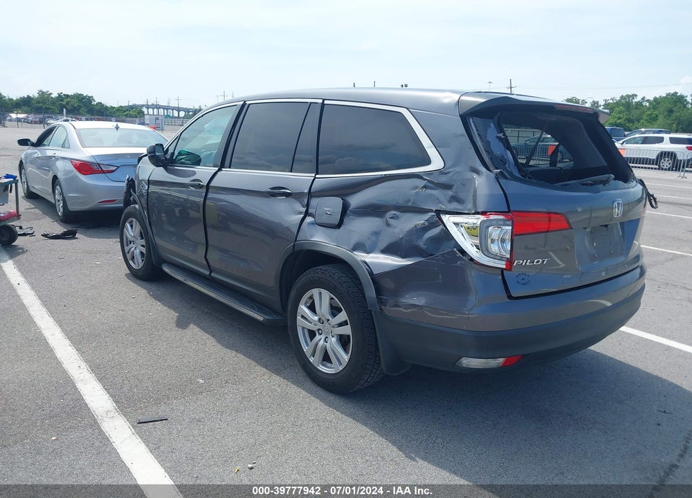 2016 HONDA PILOT LX VIN: 5FNYF5H19GB050421