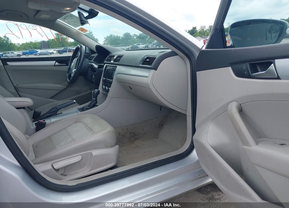 2012 VOLKSWAGEN PASSAT 2.5L SE VIN: 1VWBH7A30CC062355