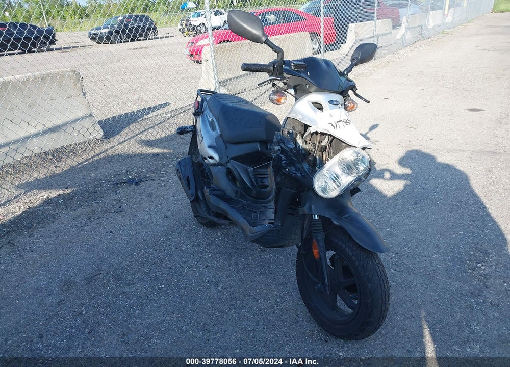 2020 GENUINE SCOOTER CO. ROUGHHOUSE 50 VIN: RFVPMP20XL1017756