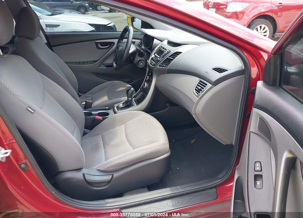 2015 HYUNDAI ELANTRA SE VIN: 5NPDH4AE6FH565280