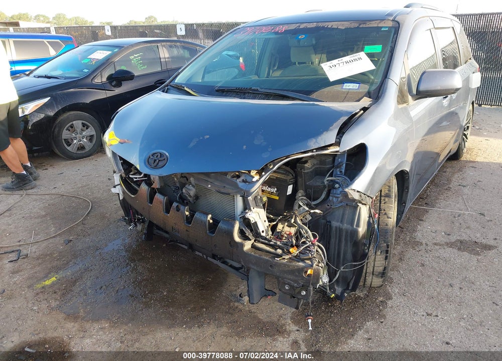 2015 TOYOTA SIENNA LE 8 PASSENGER VIN: 5TDKK3DC3FS617617