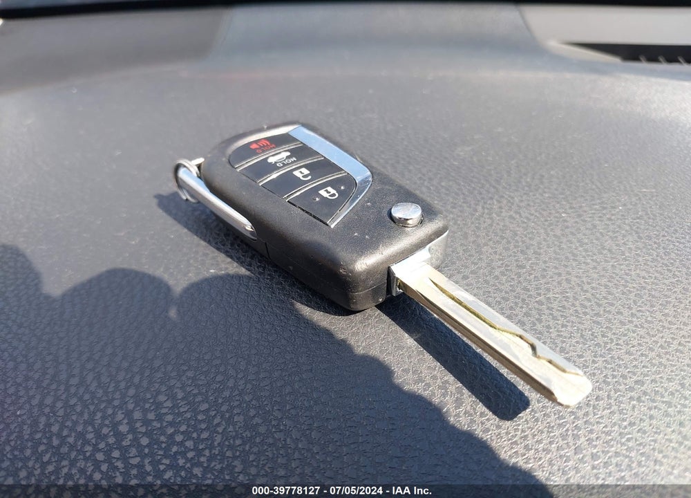 2018 TOYOTA CAMRY SE VIN: JTNB11HK7J3020128