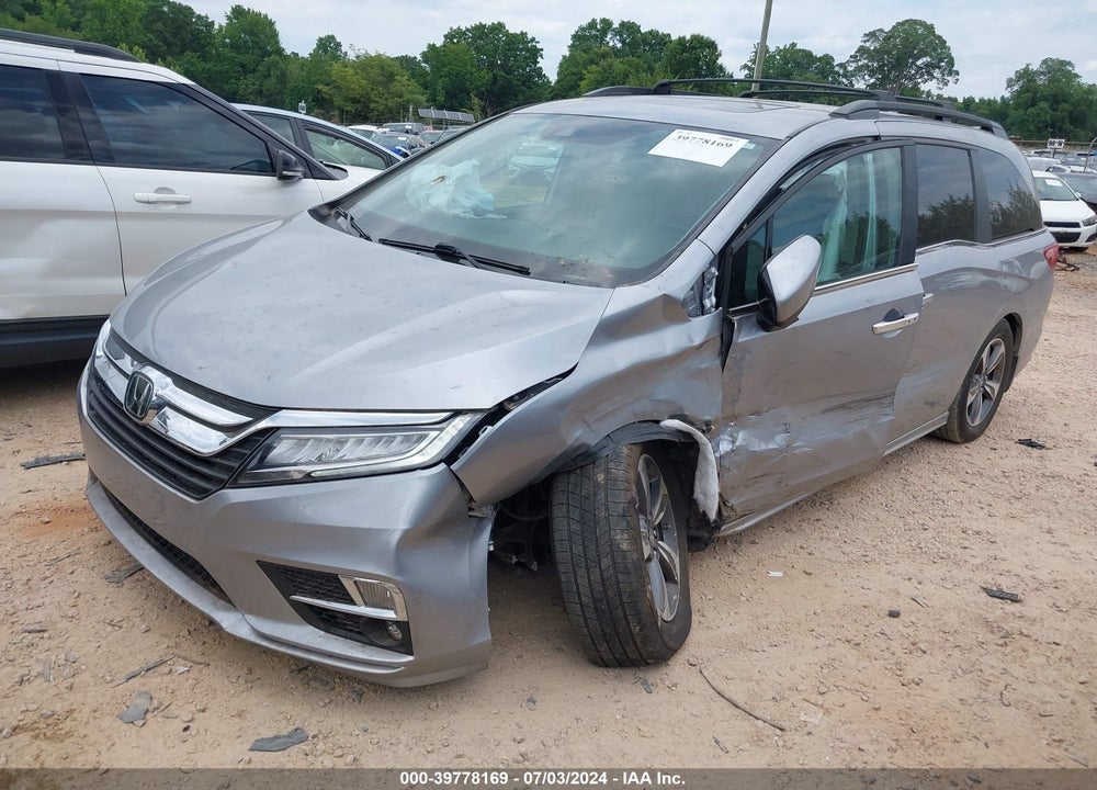 2018 HONDA ODYSSEY TOURING VIN: 5FNRL6H81JB042501