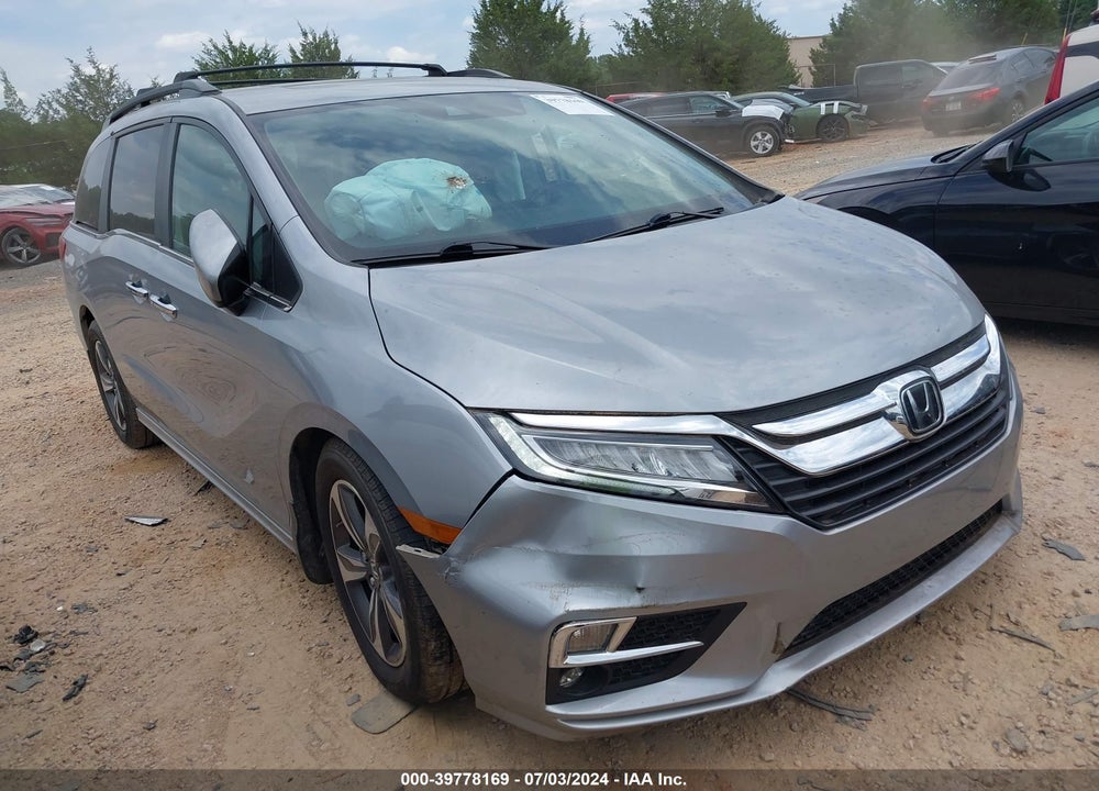 2018 HONDA ODYSSEY TOURING VIN: 5FNRL6H81JB042501