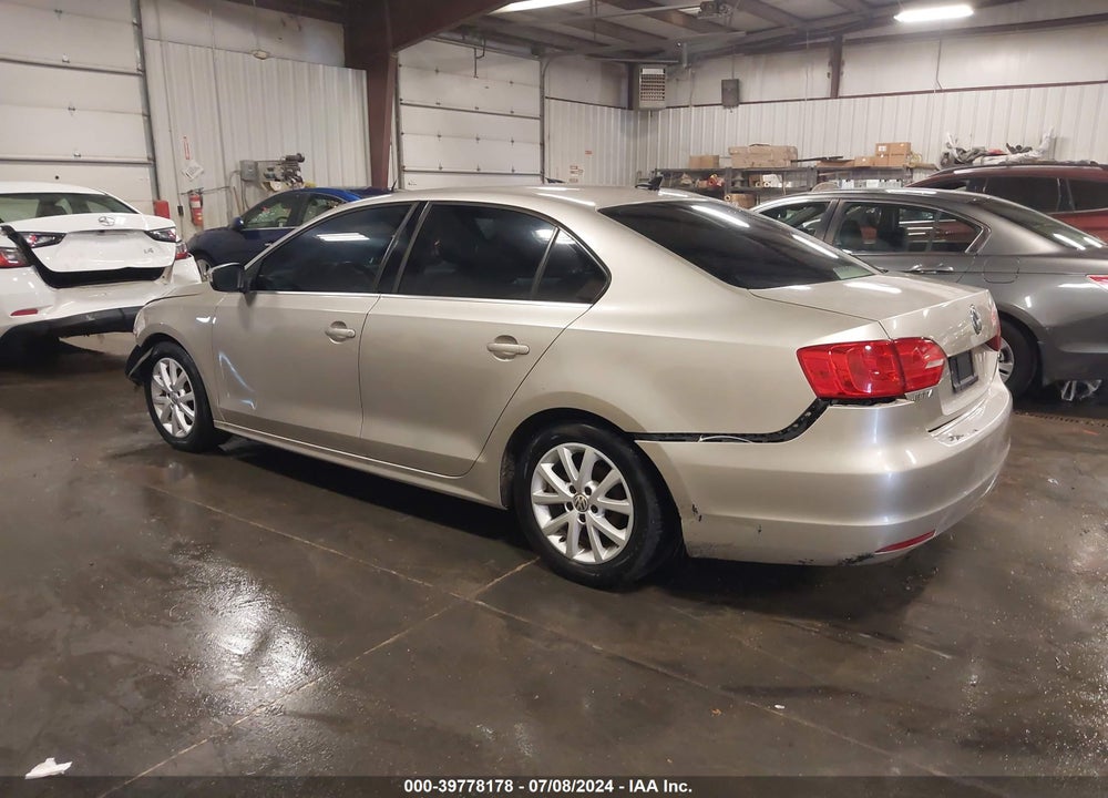 2013 VOLKSWAGEN JETTA 2.5L SE VIN: 3VWDX7AJXDM255803