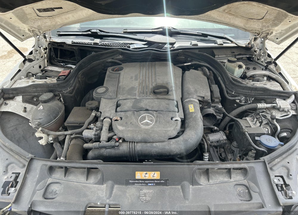 2015 MERCEDES-BENZ C CLASS VIN: WDDGJ4HB5FG386087