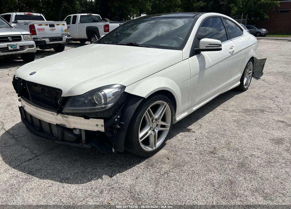 2015 MERCEDES-BENZ C CLASS VIN: WDDGJ4HB5FG386087
