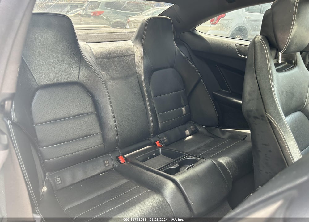 2015 MERCEDES-BENZ C CLASS VIN: WDDGJ4HB5FG386087