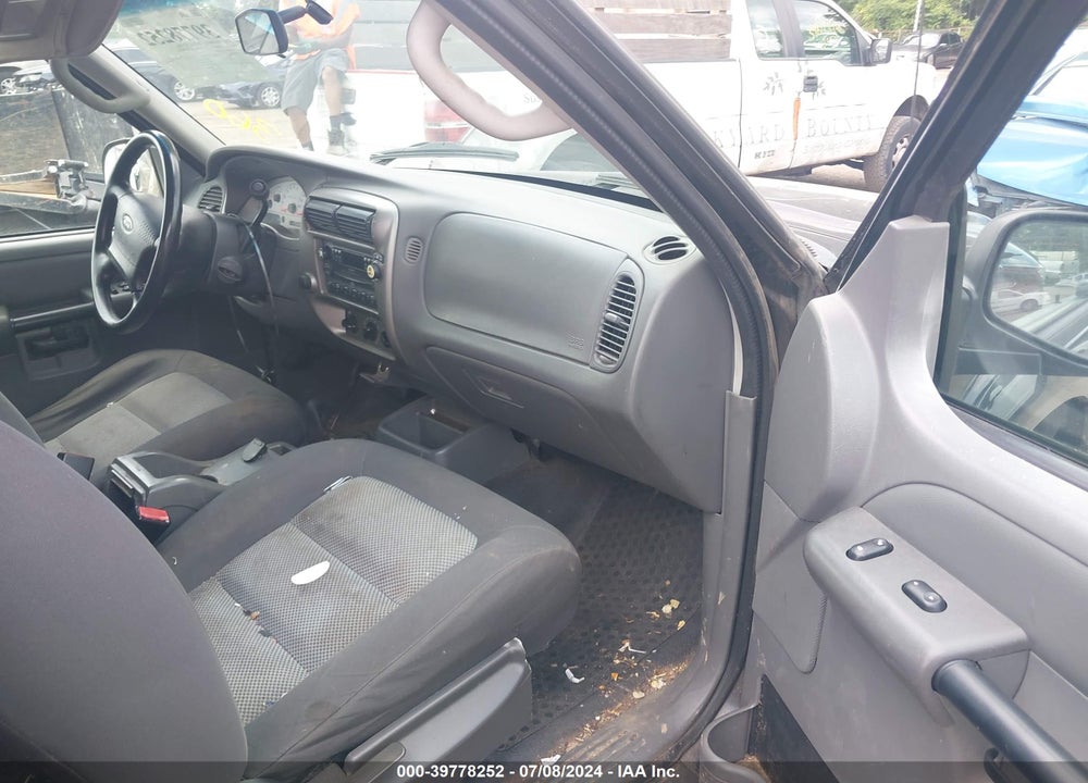 2005 FORD EXPLORER SPORT TRAC ADRENALIN/XLS/XLT VIN: 1FMZU67K45UB13662