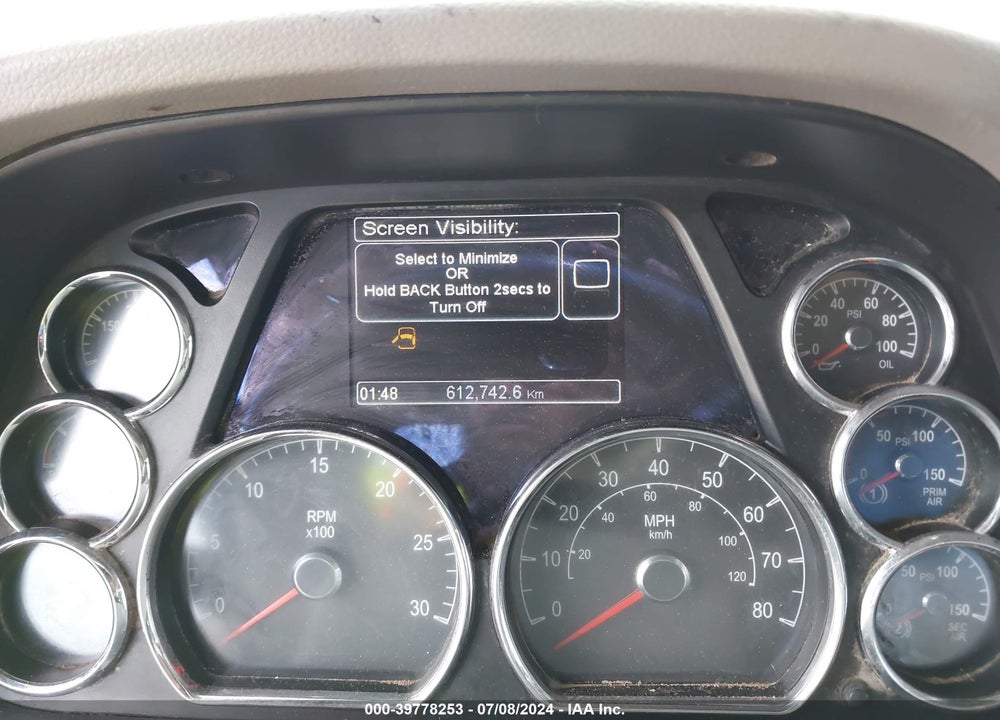 2014 PETERBILT 579 VIN: 1XPBD49X9ED243230