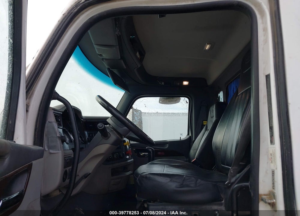 2014 PETERBILT 579 VIN: 1XPBD49X9ED243230
