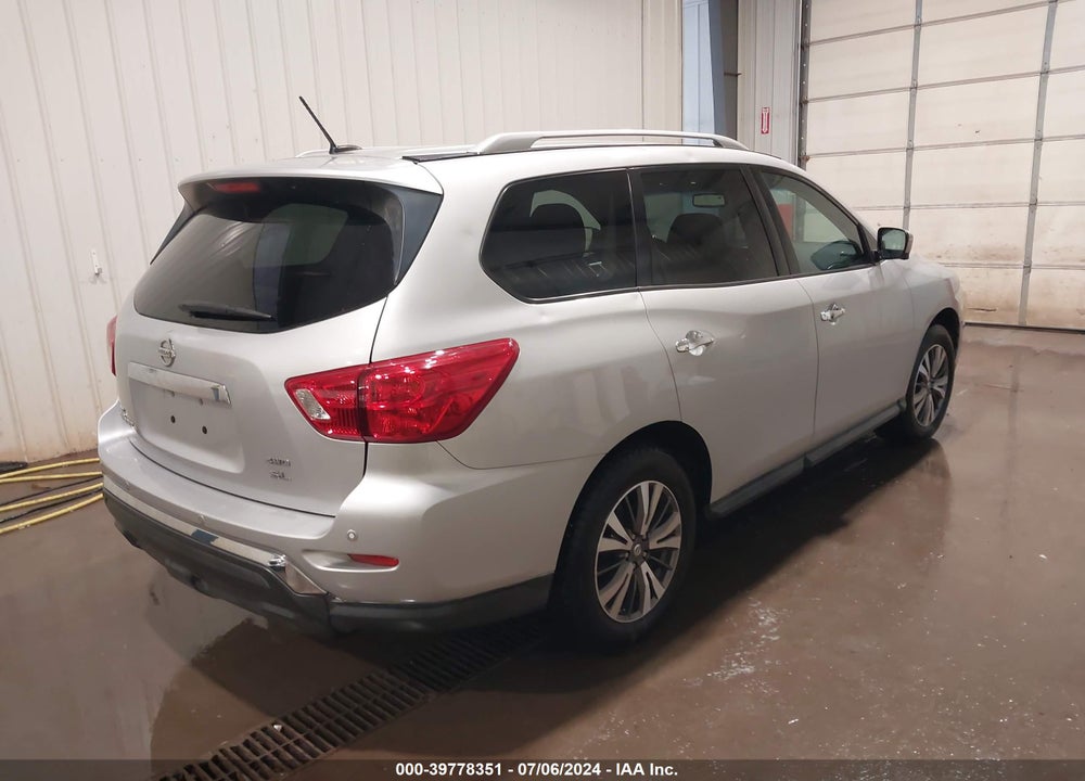 2017 NISSAN PATHFINDER SL VIN: 5N1DR2MM9HC655165